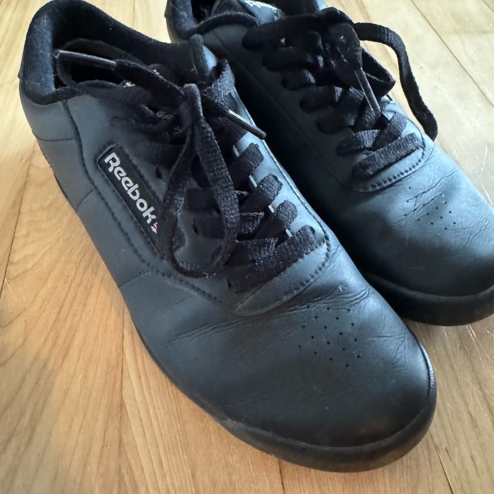 Reebok Princess Black Sneakers Size 8